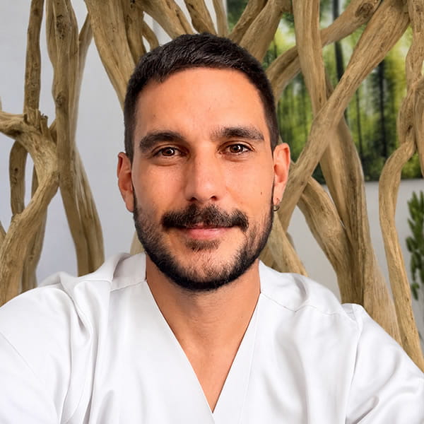 Dr. Christian García